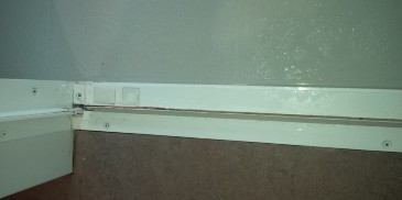 お掃除後のドア下