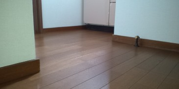 ワックス塗布後のフローリング　2階廊下